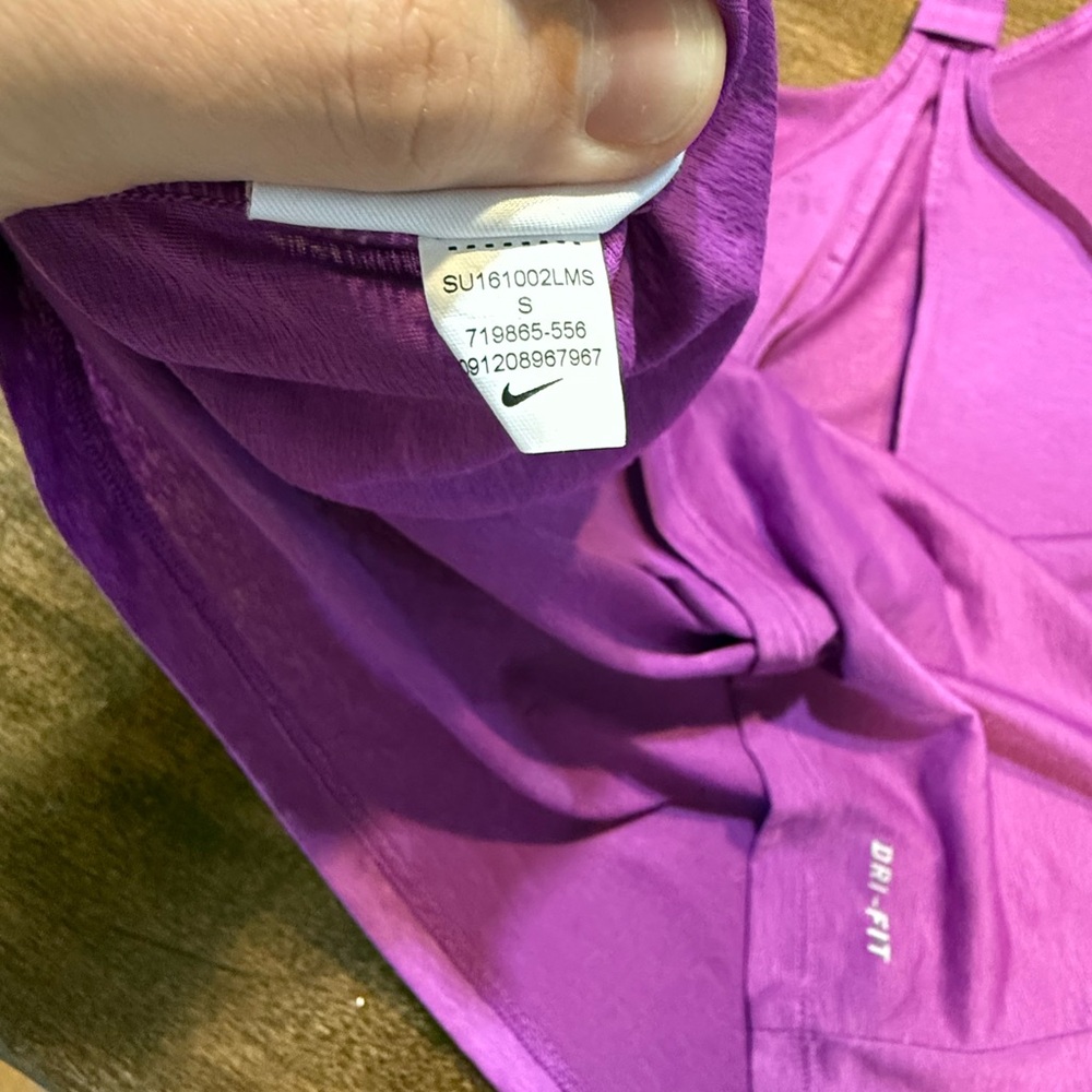 Nike Dri-Fit Activewear Shirt - Picture 4 of 6